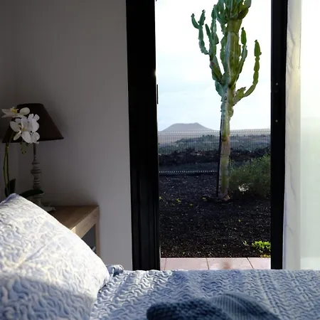 Esmeralda - 3 Bedrooms & Panoramic Views Lajares